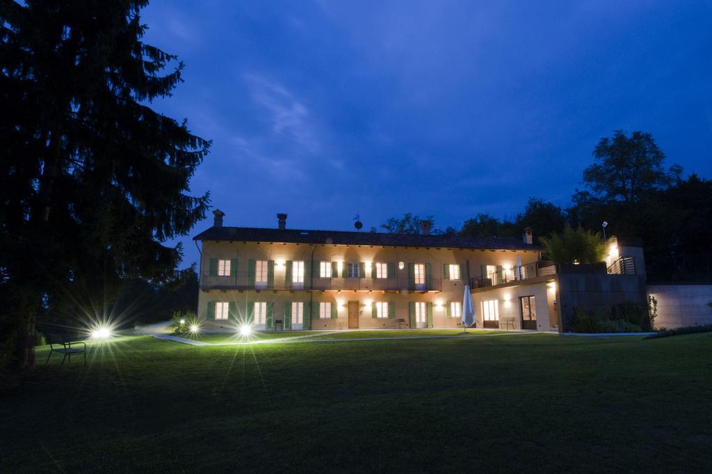 Sangrato 1883 Villa Monteu Roero Exterior foto