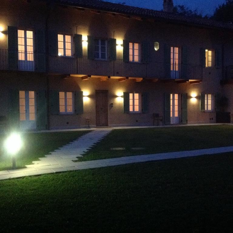 Sangrato 1883 Villa Monteu Roero Exterior foto